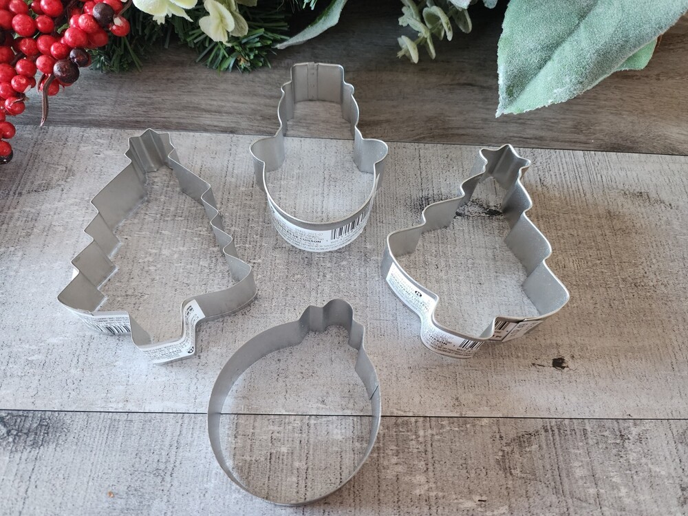 NEW Metal Holiday Cookie Cutter Lot Christmas - Snowmen Gingerbread Man Tree 4